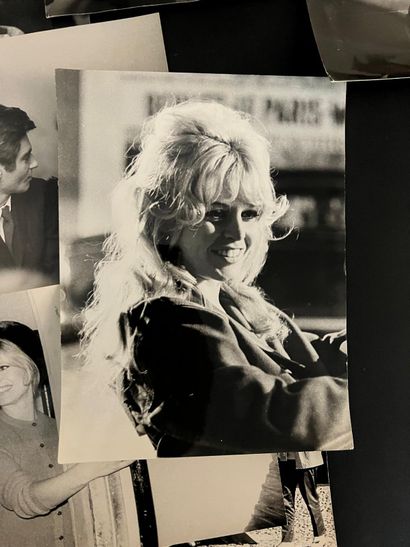 BRIGITTE BARDOT (1934–2025) – SET OF 37 PHOTOGRAPHS
A...