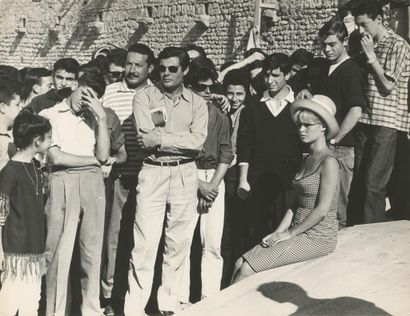 BRIGITTE BARDOT (1934–2025) – SET OF 37 PHOTOGRAPHS
A...