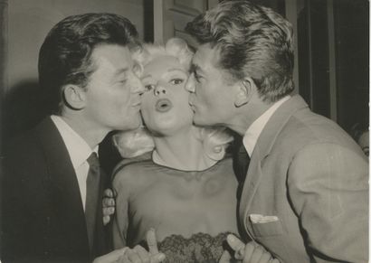 SET OF 19 MOVIE PHOTOGRAPHS
Set of 19 promotional...