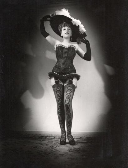 SUZY DELAIR, LA LINGERIE SEXY AU CINEMA
Suzy...