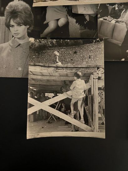 BRIGITTE BARDOT (1934–2025) – SET OF 37 PHOTOGRAPHS
A...