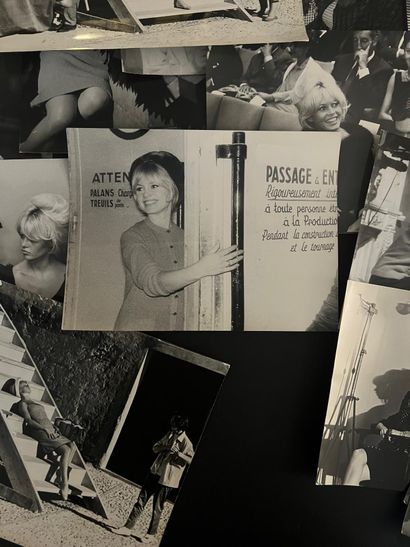 BRIGITTE BARDOT (1934–2025) – SET OF 37 PHOTOGRAPHS
A...