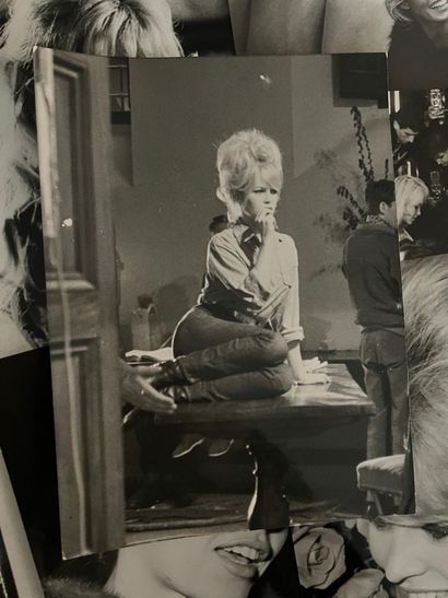 BRIGITTE BARDOT (1934–2025) – SET OF 37 PHOTOGRAPHS
A...