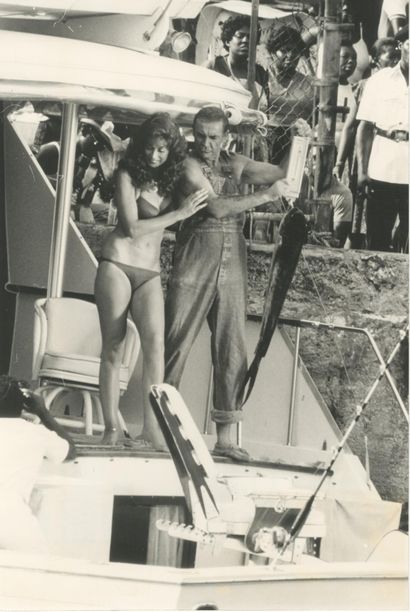 SEAN CONNERY (1930–2020)
Set of 2 photographs...