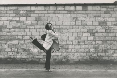 SET OF 35 PHOTOGRAPHS – FILM AND CELEBRITIES
A...