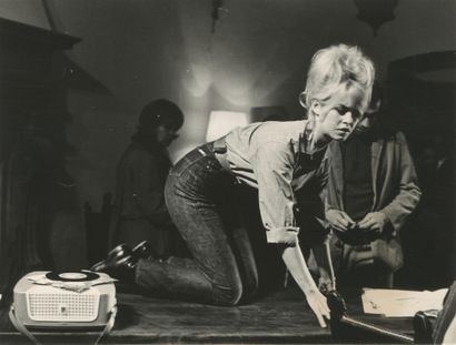 BRIGITTE BARDOT (1934–2025) – SET OF 37 PHOTOGRAPHS
A...