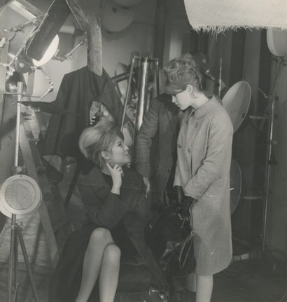BRIGITTE BARDOT (1934–2025) – SET OF 37 PHOTOGRAPHS
A...