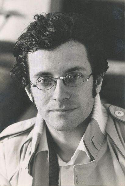 SET OF 35 PHOTOGRAPHS – FILM AND CELEBRITIES
A...