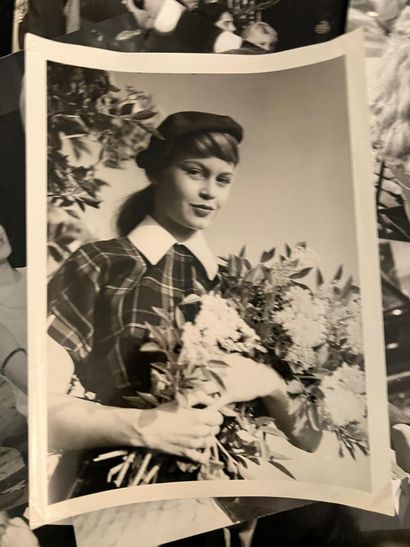 BRIGITTE BARDOT (1934–2025) – SET OF 37 PHOTOGRAPHS
A...
