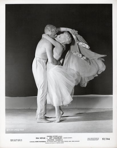 KIM NOVAK AND JEFF CHANDLER
During the filming...