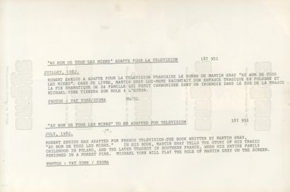 SET OF 35 PHOTOGRAPHS – FILM AND CELEBRITIES
A...