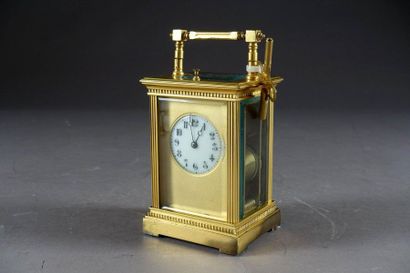 Pendule d’Officier, de voyage.
A sonnerie...
