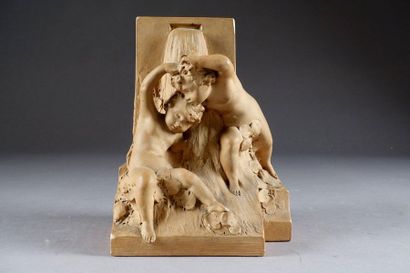M... (daté 1840).
Buste de jeune Femme au...