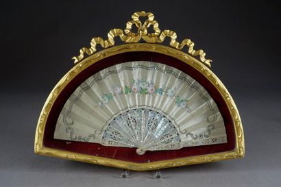 Eventail “Belle Epoque“.
A brins et mâitre-brins...