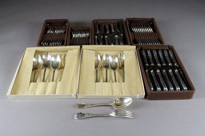 CHRISTOFLE.
Ménagère du modèle “Marly“. Elle...