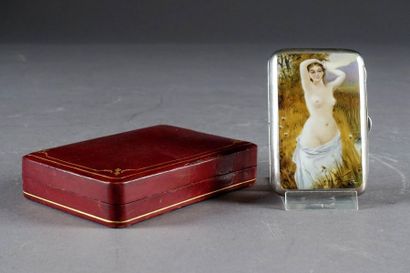 Etui de la Période “Belle Epoque“ en Argent.
Couvercle...