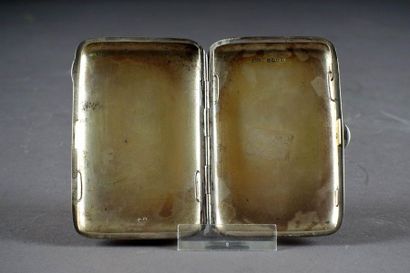 Etui de la Période “Belle Epoque“ en Argent.
Couvercle...