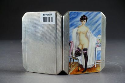Etui de la Période Art Déco.
Argent guilloché...