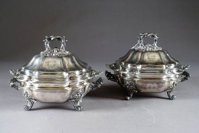 D’époque Victorienne.
Pair of covered dishes...
