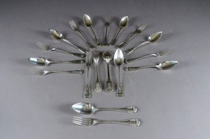 Huit Couverts à Dîner.
Net model. Silver...