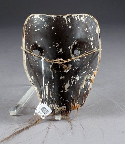 Masque de Théâtre Nô.
With large bulging...