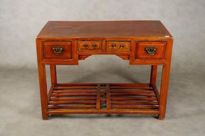 Bureau.
The belt releases four molded drawers....