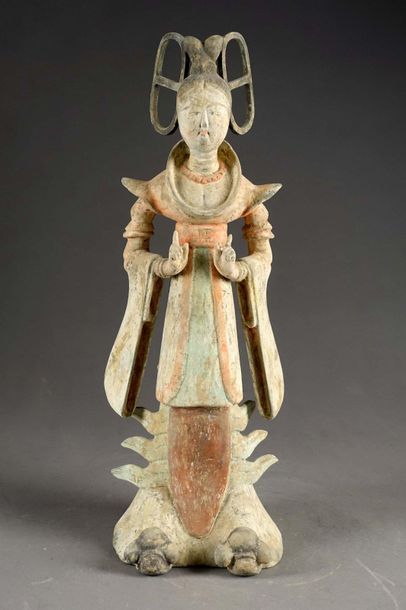 Belle Dame de Cour d’époque Tang (618-907).
Featuring...