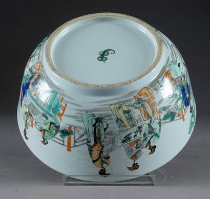 Grande Coupe ronde Famille Verte.
A circular...