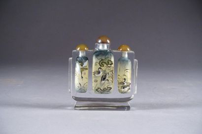Tabatière triple.
The bottles are decorated...