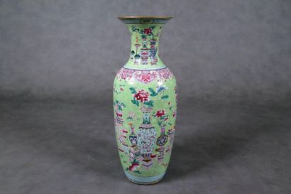 Chine - Période Qing du XIXe siècle.
Large...