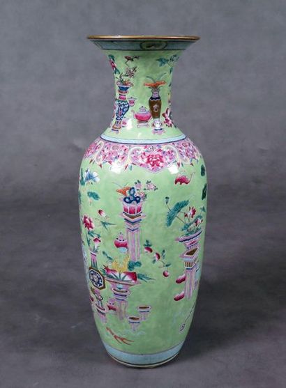 Chine - Période Qing du XIXe siècle.
Large...