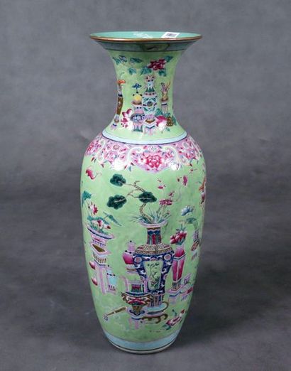 Chine - Période Qing du XIXe siècle.
Large...