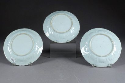 D’époque Yongzheng.
A suite of three scrolled...