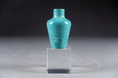 Petit Vase balustre.
Thick cloudy blue opaque...