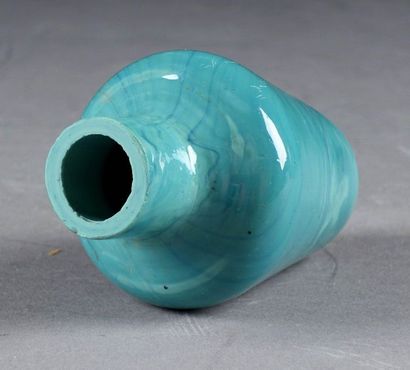 Petit Vase balustre.
Thick cloudy blue opaque...