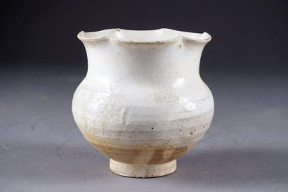 Song du Nord (960-1127).
Cizhou jar on pedestal....