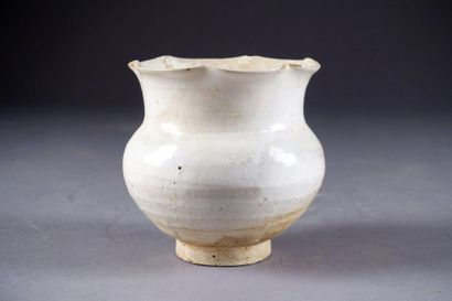 Song du Nord (960-1127).
Cizhou jar on pedestal....