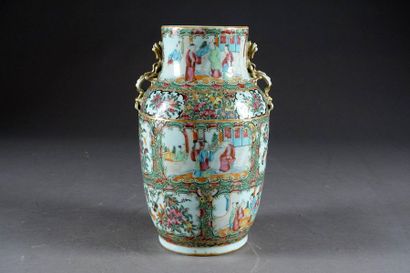 CANTON.
Vase at the collar with two chilongs....