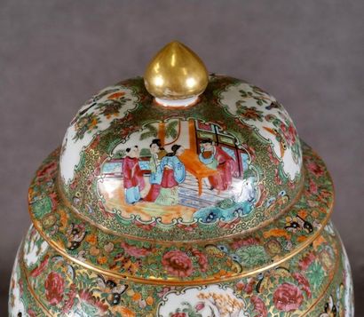 Chine - Vers 1880.
Very large Canton vase...
