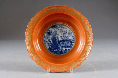 Coupe ronde à Aile chantournée.
Enamelled...