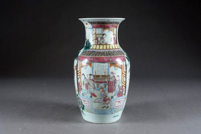 Vase balustre.
Decorated with a pagoda full...