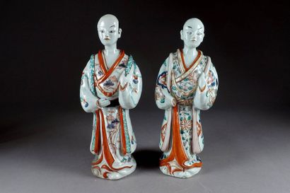 Imari.
Two statuettes depicting theatre actors...