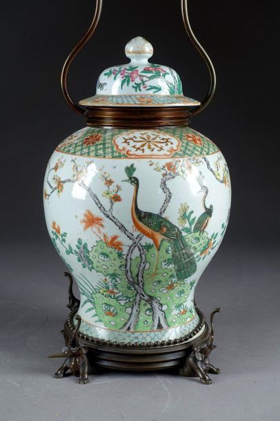 Potiche.
Polychrome porcelain of China animated...