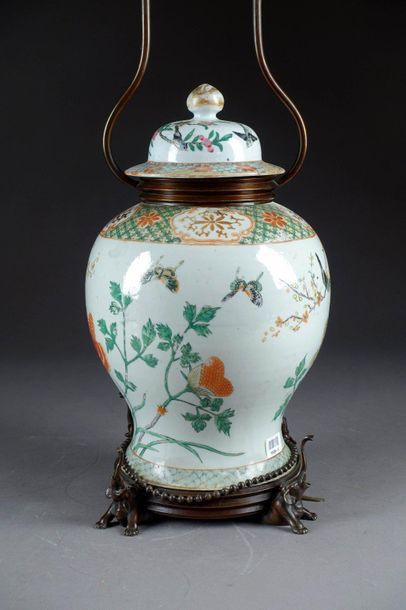 Potiche.
Polychrome porcelain of China animated...