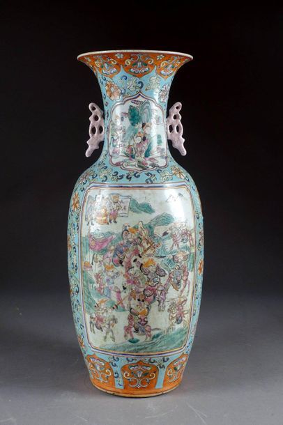 Grand Vase.
Canton porcelain decorated with...