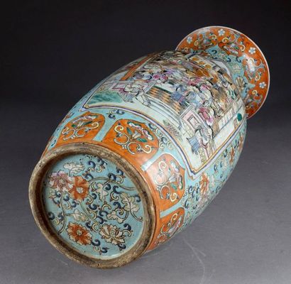 Grand Vase.
Canton porcelain decorated with...