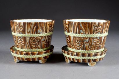 Rare paire de Jardinières et leurs dormants.
Each...