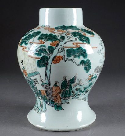 Chine de la Famille Verte.
Vase with a motif...