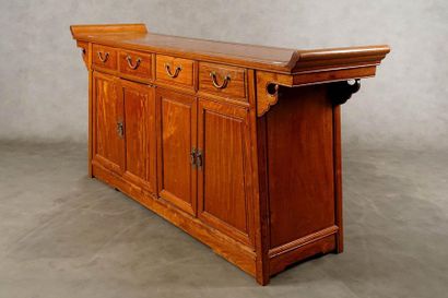 Dressoir.
The belt is decorated with a double...