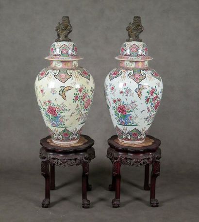 Edmé Samson et Cie.
Pair of very large Qianlong...